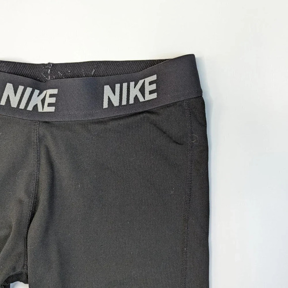 Nike Dri-Fit Girls size Large Capri leggings - Picture 2 of 9